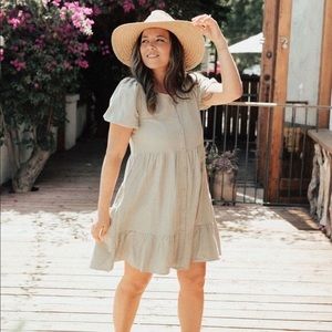 Carly Jean Los Angeles Elowyn dress. Hardly worn, easy fit.